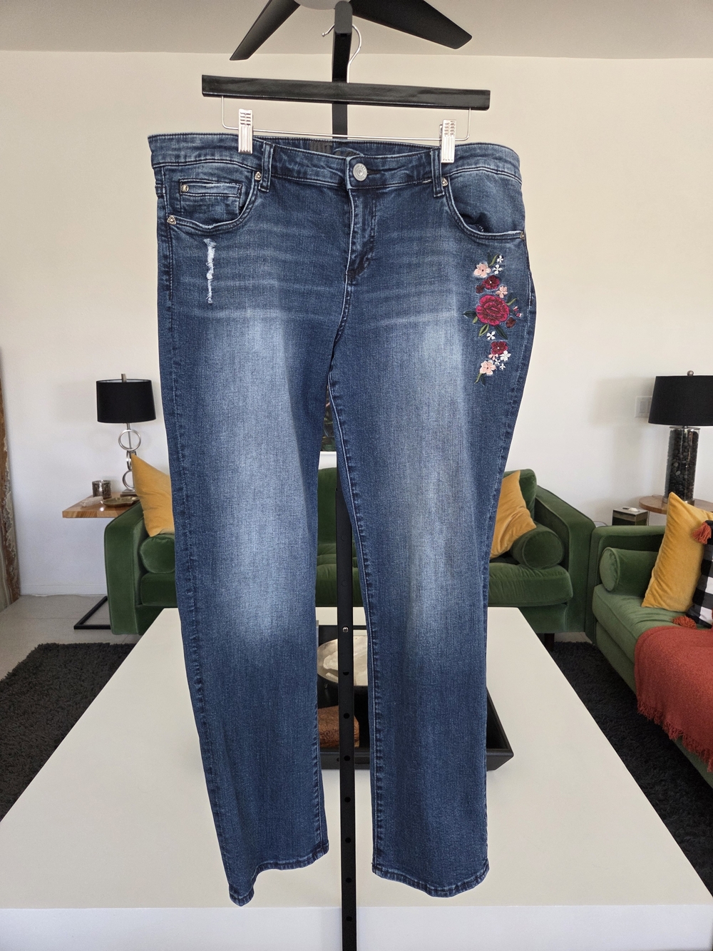 Kut from the Kloth Katy Boyfriend Jeans, Embroidered Rose + Distressing Size 16